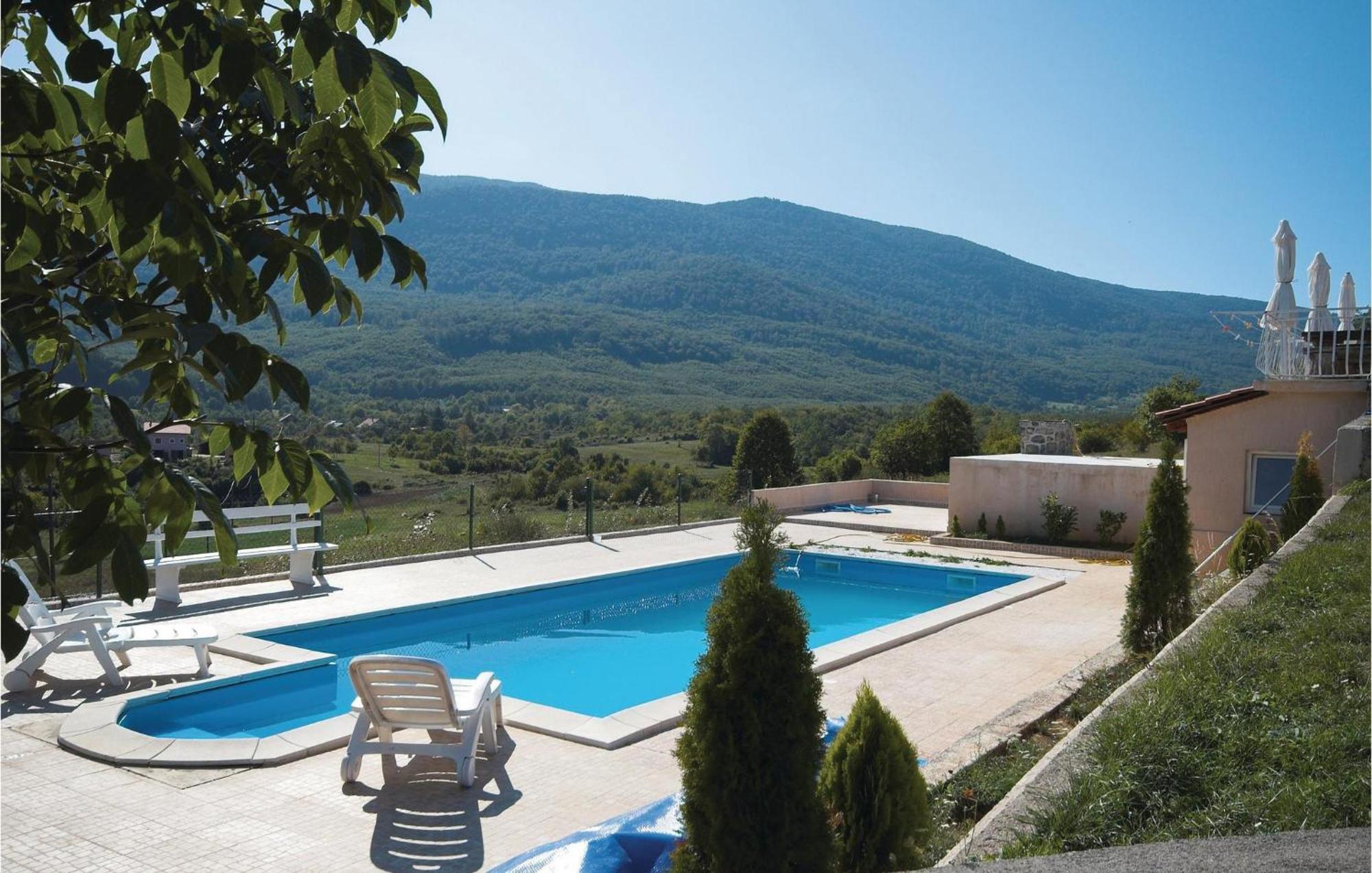 7 Bedroom Pet Friendly Home In Crni Kal Crni Kal  Exterior foto