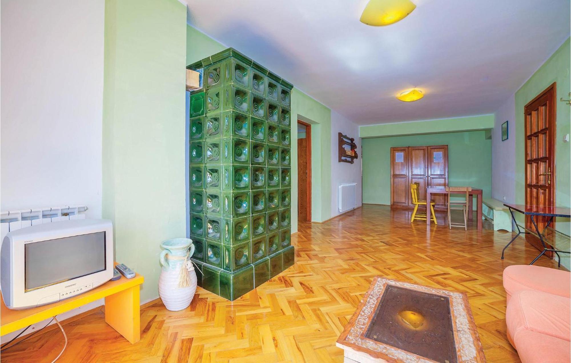 7 Bedroom Pet Friendly Home In Crni Kal Crni Kal  Exterior foto